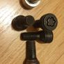 car locking wheel bolts Image 2