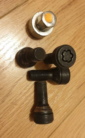 car locking wheel bolts