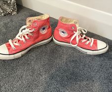 Womens pink High Top Converse in excellent condition