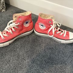 Womens pink High Top Converse in excellent condition