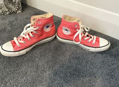 Womens pink High Top Converse in excellent condition