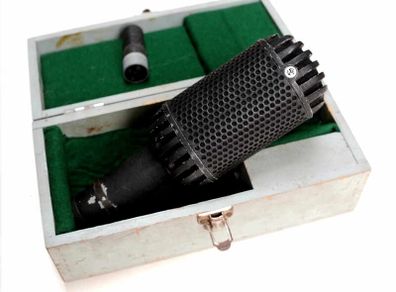 STC 4033 microphone