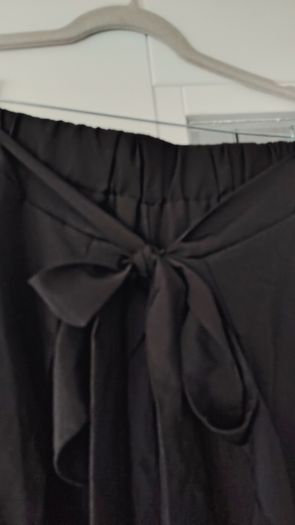 Black trousers/ skirt