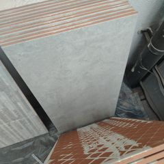 Free Bathroom Tiles 30/60cm light grey