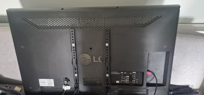 LG Flat Screen TV (not smart)