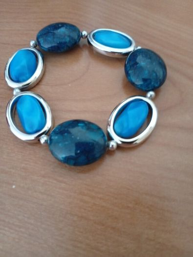 Bracelet very dressy