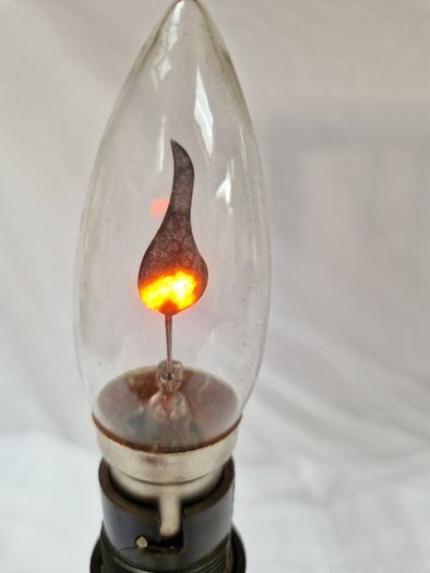 Flicker Flame Bulbs