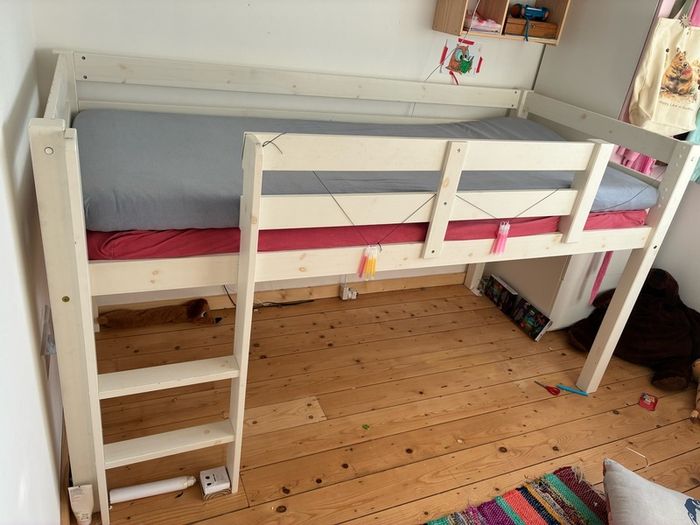 Bunk bed / high sleeper with two mattresses