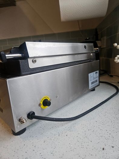 Buffalo Commercial Toaster / Grill Excellent Condition (DY995-02)