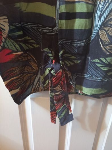 SALE!  Oversized Tropical Print Top size 12, new