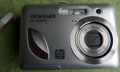 Traveler DC-6900 6MP Digital Camera 2Gb SD Card and bag  Tested