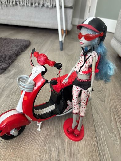 monster high doll with scooter