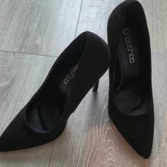 Black high heels pumps Boohoo size 3