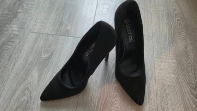 Black high heels pumps Boohoo size 3