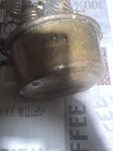 Antique Copper Cauldron or Pot, likely dating from the 19th or early 20th century, featuring a natural patina and oxidation typical of age and use