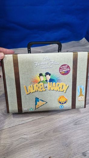 Laurel & Hardy Feature Film Collection  9 DVDs