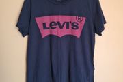 womens LEVIS Logo t shirt black and red Size Large