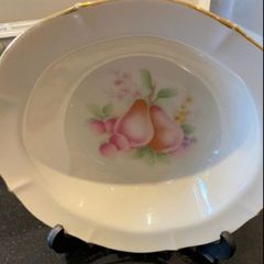 ARKLOW pretty  9.5 inch dish with gilded rim