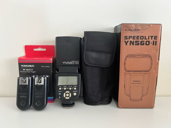 Yongnuo Speedlite YN560-II Flash & Yongnuo Wireless Flash Trigger