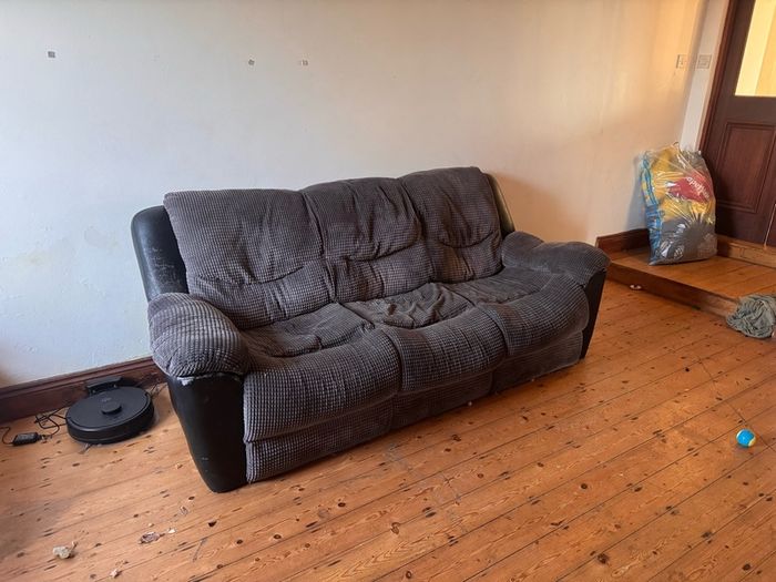 3 seater Sofa Free
