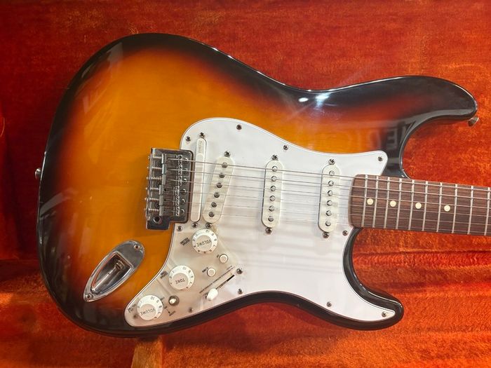 Fender Standard Roland Ready Stratocaster Sunburst 2003
