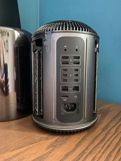 Apple Mac Pro 6,1 (Late 2013)  6-Core Xeon 64GB RAM with Extras!!