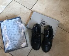 boys black shoe size 1