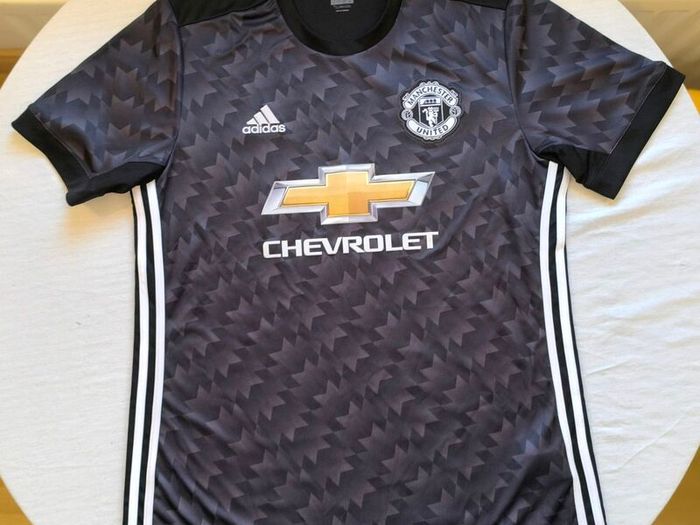 2017/18 Manchester United Adidas Home Jersey Size L Adults