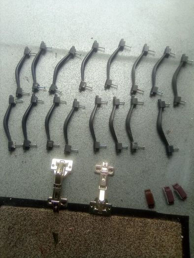 16. Cabinet. Handles  And Screws