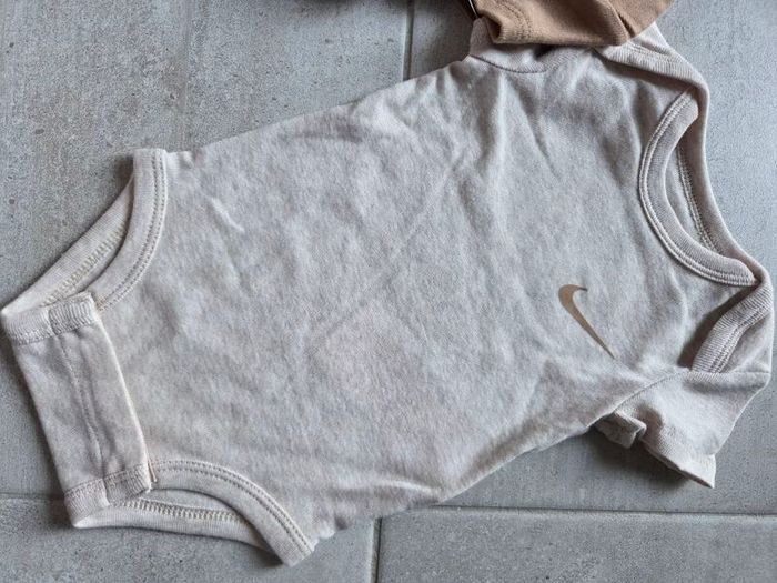 3m, Nike Baby Vests