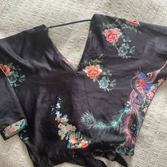 River Island top size 8 like new