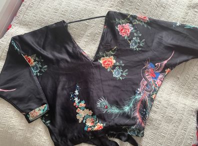 River Island top size 8 like new