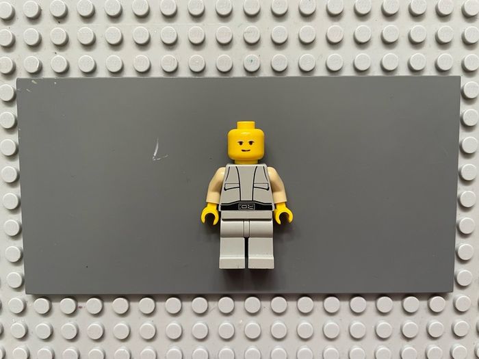 lego Star Wars sw0049 Lobot minifigure- Light Gray Uniform, Yellow Head