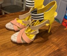 Stunning high heels size 5 brand new