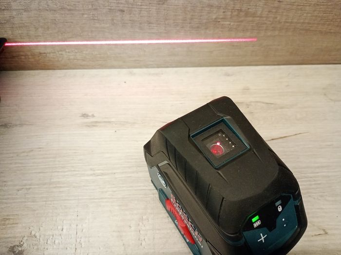 Bosch Professional Cross Line Laser GCL 2-15 with Holder
