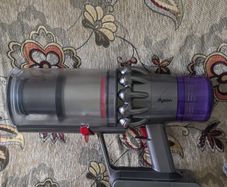 Dyson V11