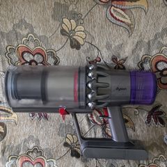Dyson V11
