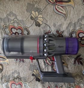 Dyson V11