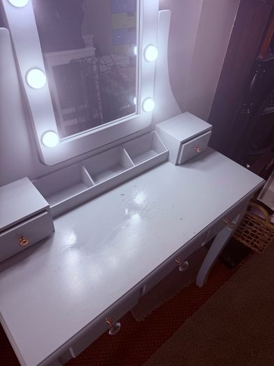 vanity table