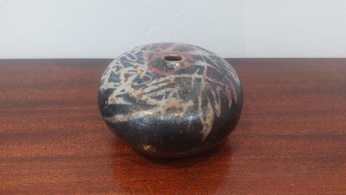 Fabulous Vintage Small Hand-Thrown Art Pottery Pebble Shaped Vase with Lovely Abstract Glaze Pattern in Blacks, Whites, Pinky-Red with Gold Flakes, Hand Made, But Unknown Maker, Circa 1975
