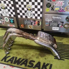 Kawasaki z900rs exhaust an seat