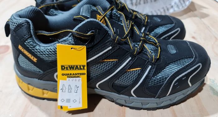 New DeWalt workshoes.