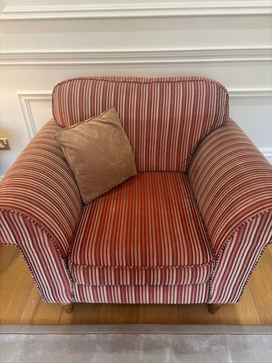 3 piece suite of furniture