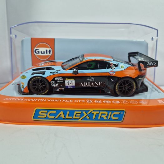 Scalextric C4655 Aston Martin Vantage GT3 (Gulf Edition) Slot Car  ( gt touring 24hr Endurance )