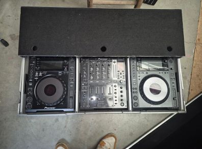 Cdj 900 Nexus X2 with flight case