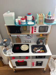 Kitchen and all appliances