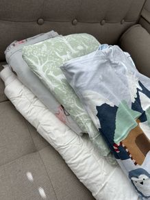 Toddler cot duvet + 3 sets of covers