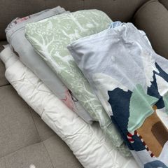 Toddler cot duvet + 3 sets of covers