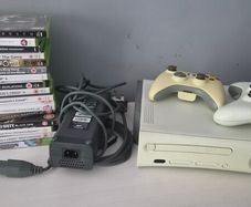 XBOX 360  with games