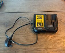 Dewalt DCB115 Charger